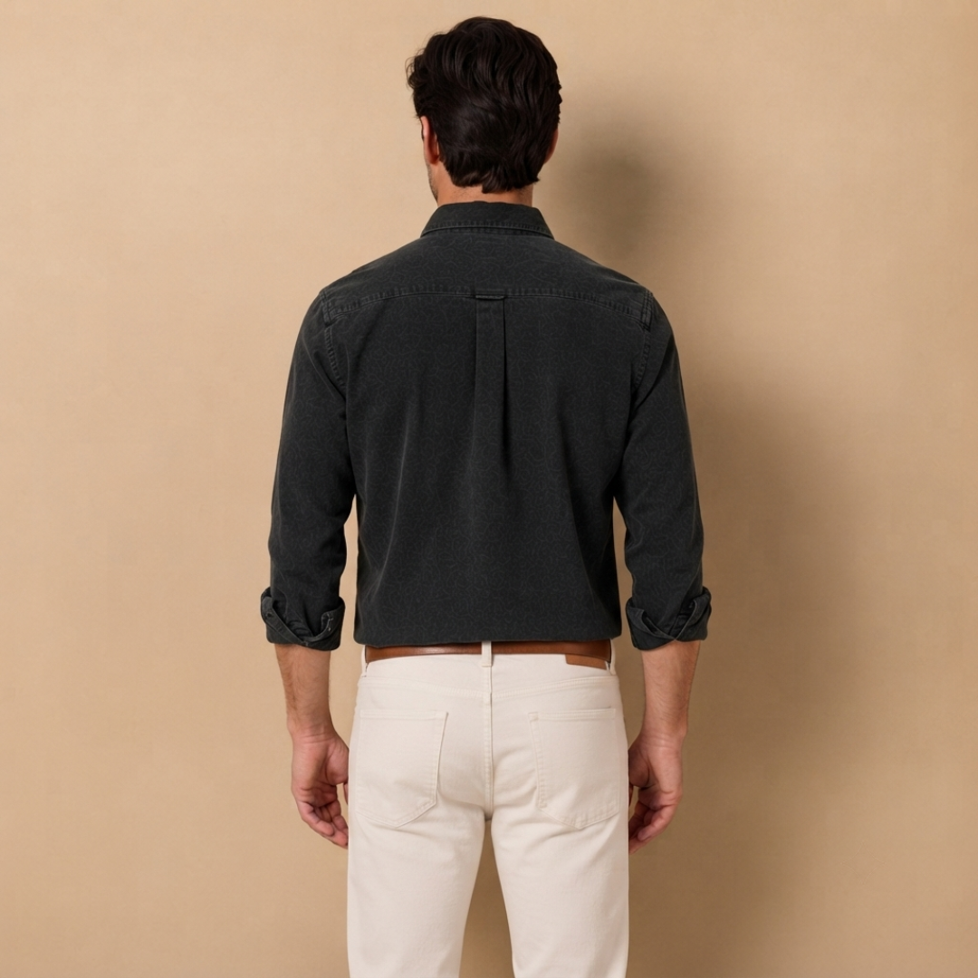 Camicia da Uomo a Maniche Lunghe con Due Tasche sul Petto e Colletto a Punta