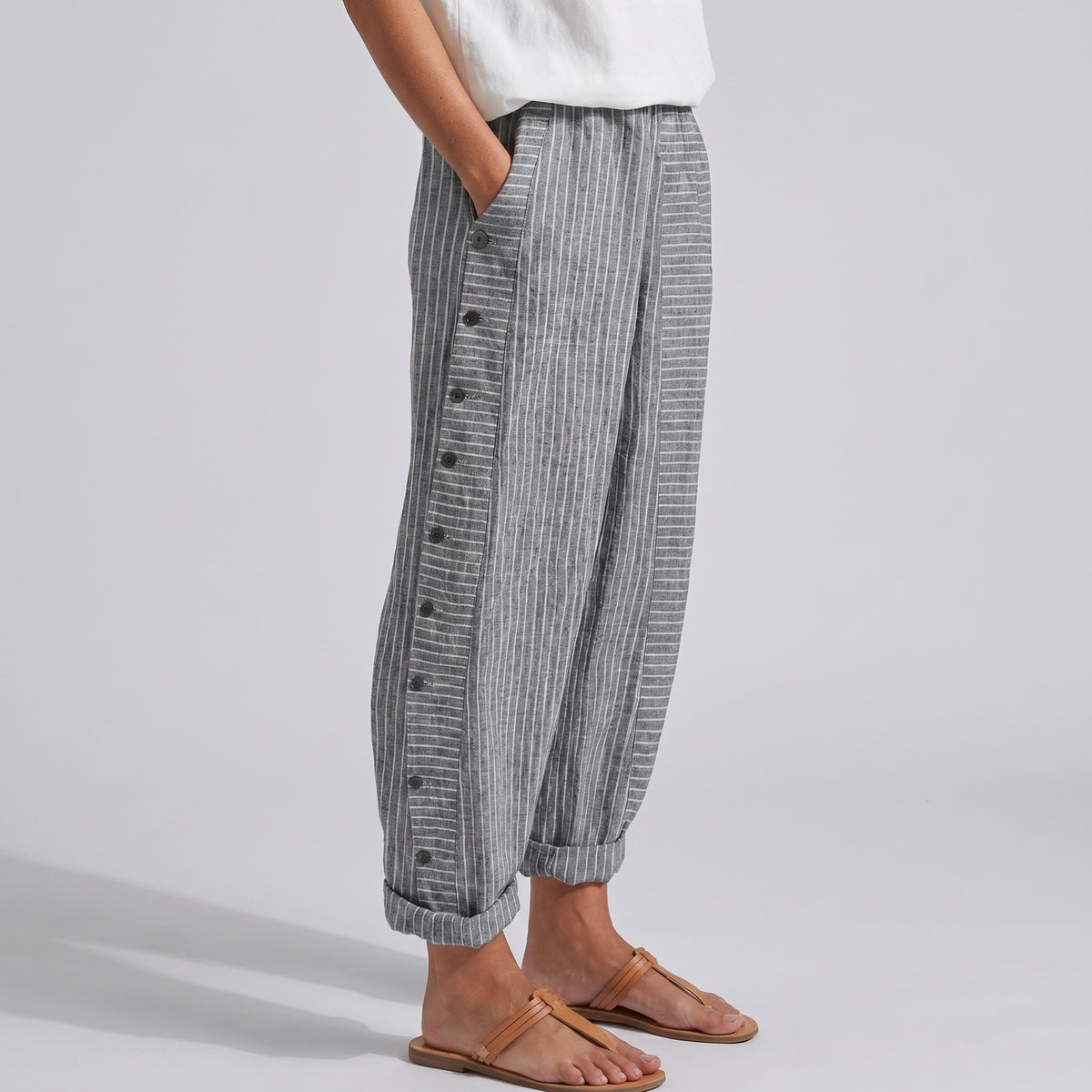 Marta | Pantaloni Cropped Donna a Righe con Dettaglio Bottoni