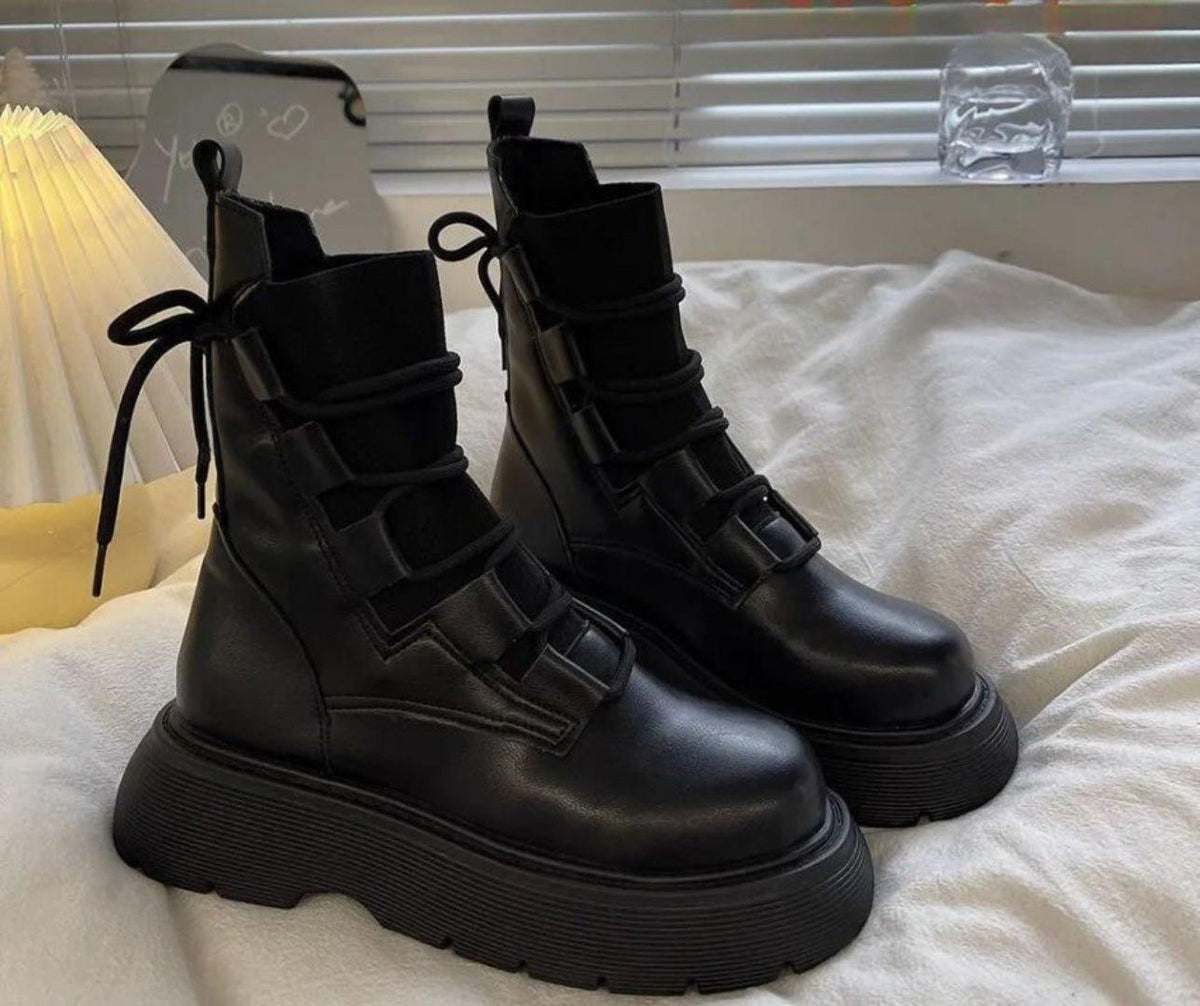 Rebecca | Anfibi Donna Stringati con Fibbie Suola Platform