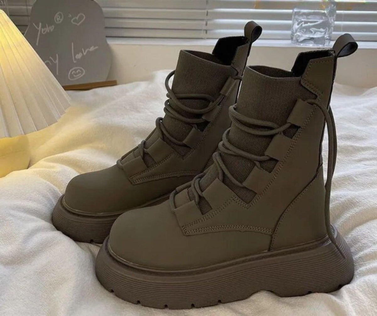 Rebecca | Anfibi Donna Stringati con Fibbie Suola Platform