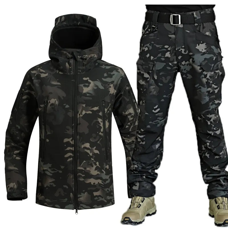 Stefano | Tuta Tattica Softshell Uomo con Cappuccio Impermeabile