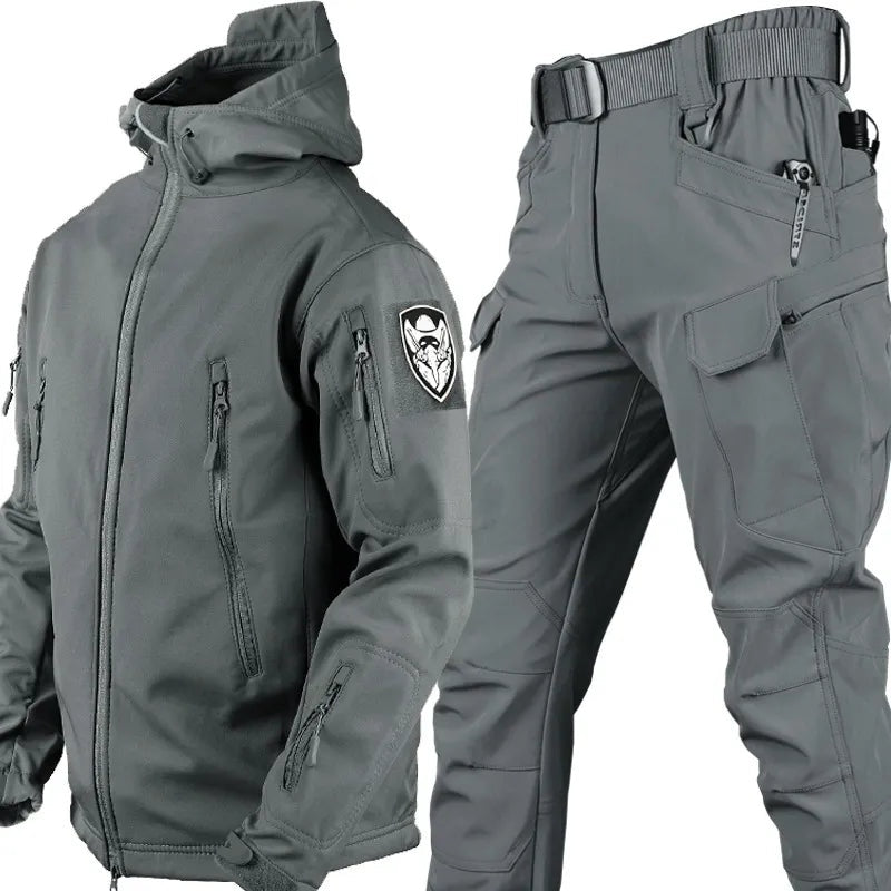 Stefano | Tuta Tattica Softshell Uomo con Cappuccio Impermeabile